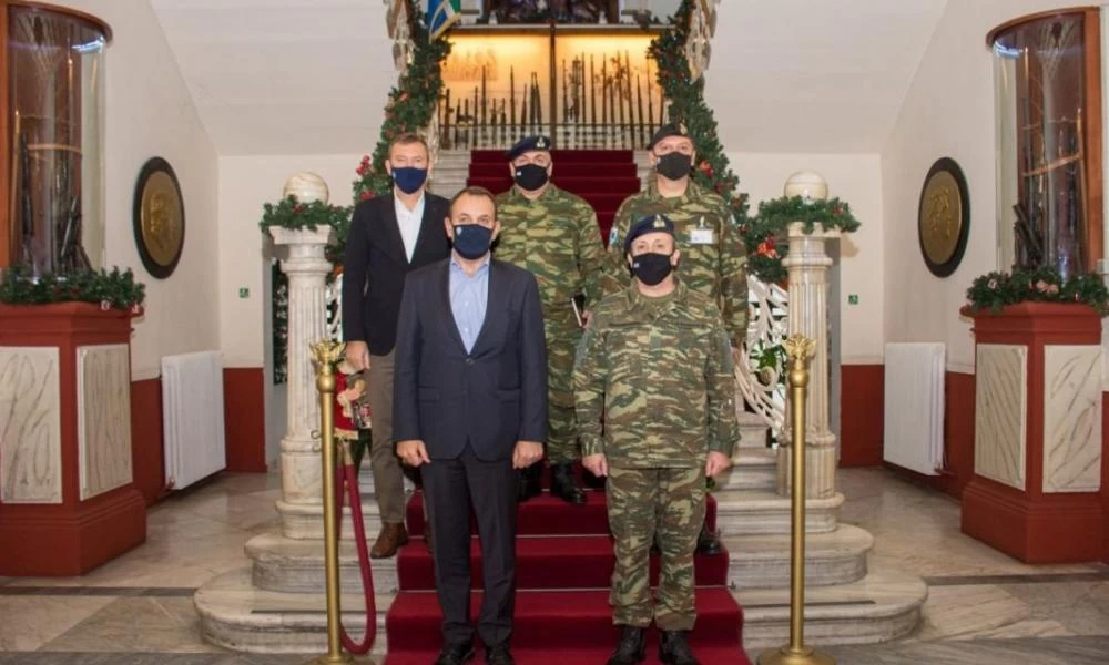 Ρίγη συγκίνησης: Πρωτοχρονιά με τον Εθνικό Ύμνο στο Γ’ΣΣ